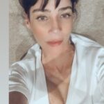 Paola Krum Instagram - Se terminó la aventura tan intensa que fué para mí #elprimerodenosotros. Me llevo en el corazón y en el cuerpo el aprendizaje, Amores que son para siempre, El reencuentro con tantas personas ,que es siempre feliz y enriquecedor, Sentirme más grande y mejor... Fué algo mágico , Y ya lo estoy extrañando... #actuarenpandemia En la segunda foto estoy en mi camarín esperando para hacer la última escena, Escena difícil... Amo sentirme inundada de emociones e incertidumbre, Siempre, Antes de actuar❤️ Gracias a todes!!! Imposible nombrarlos a todos y a cada uno... Saben que los quiero con el alma @telefe @viacomcbs @darioturo