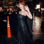 Paola Krum Instagram - Noche de los Martín Fierro ! Gracias amigo querido @jorgeoleon @atelierpucheta ..vestido soñado ❤️ @fabianpaz ♥️ @justaosadia @rubirubioficial Y gracias por los mensajes amorosos y el cariño de siempre que me llenan de alegría 💕