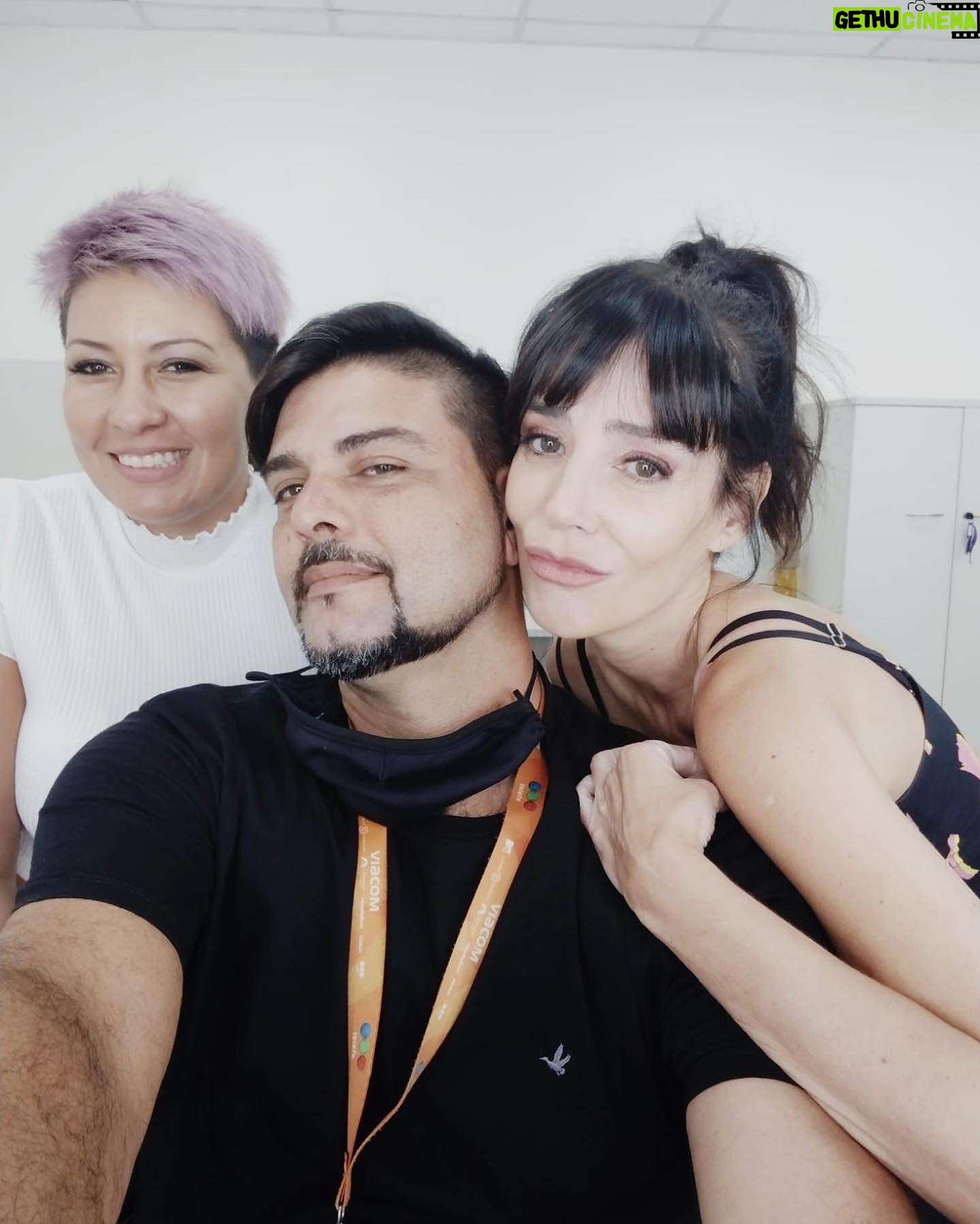 Paola Krum Instagram - Evento de presentación de #elprimerodenosotros Me maquilló el genio de @tony.mkp Me peinó la bella @day_nanu Los amo ❤️ Y la ropa DIVINA es de @jazminchebar