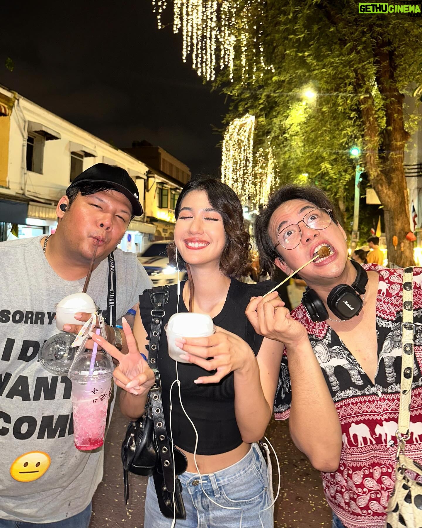 Paparwadee Chansamorn Instagram - เดินเล่น กินอิ่ม สนุกอะ 💕✨