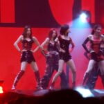 Paparwadee Chansamorn Instagram - สนุกมาก!!! 🔥 หาคำไหนมาแทนไม่ได้ ดีเกิน จะเครซี่ ❤️👑✨ #itzy_borntobe_bkk #itzy_world_tour #midzy @itzy.all.in.us