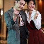 Paparwadee Chansamorn Instagram - จบกันไปแล้วนะค้า สำหรับ แผนลวงบ่วงมารยา ขอบคุณแฟนๆทุกคนเลยนะค้าที่ติดตามพวกเราตั้งแต่ตอนแรกจนถึงตอนสุดท้าย ขอบคุณผู้ใหญ่ที่ให้โอกาสได้มาร่วมงานละครเรื่องนี้นะคะ ขอบคุณเพื่ิอนๆพี่ๆนักแสดง พี่ๆทีมงานทุกคนเลย สนุกมากๆกับการมาทำงานที่กองนี้ มีแต่เสียงหัวเราะตลอดเวลาเหมือนละครเรื่องนี้เลย 5555555 หวังว่าทุกคนจะชอบแล้วก็หลงรักตัวละครเรื่องนี้กันนะคะ ส่วนตัวแล้วชอบนีนี่มาก เป็นตัวละครที่เล่นแล้วสนุกมากเลยไม่ได้มีโอกาสเล่นคอมมาดี้หนักๆแบบนี้เลย พอได้เล่นแล้วสนุกมากอยากเล่นอีก55555 ติดใจ หวังว่าทุกคนจะได้รับความสุข สนุกสนานจากตัวละคระนี้ ที่หนูตั้งใจทำให้ทุกคนมีความสุขนะคะ ถ้าทุกคนคิดถึงความสนุก เสียงหัวเราะของพวกเรา ก็ย้อนดูกันได้อีกน้าา ขอบคุณที่เป็นกำลังใจ และติดตามกันนะคะ ขอบคุณนีนี่ด้วยที่ให้พิ้งค์พลอยได้สดใสหัวเราะเต็มที่ แล้วเจอกันใหม่ค่ะ ในเรื่องต่อๆไปด้วยนะค้า 🙏🏻❤️✨ #นีนี่นีนนารา #แผนลวงบ่วงมารยา