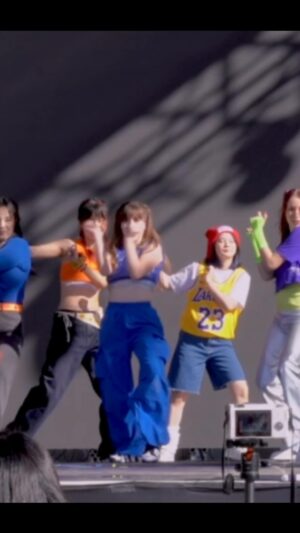 Paris Smith Instagram - throwing it back to my favorite dance of 2023 - SLAY SLAY SLAY 🫰🏻💙 i learned so many new dances this past year and i’ve grown so much and i made so many memories with my Debut Dance fam! can’t wait for more in 2024🙌🏼