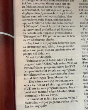 Parisa Amiri Instagram - Ockuperar landets dörrmattor! Tack Icakurirens Anna Liljeberg för en fin, nyanserad intervju jag inte behövde ångra och som inte bara handlade om På Spåret (!). Medieslitet, en del känsligt men avgörande ur uppväxten, kunskapstörst i en ytlig tid och mer. Utdrag här, läs hela på nätet tex? Inte minst för Linas hönshus som verkar toppen? ❤️