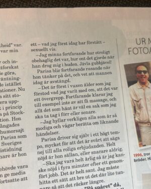 Parisa Amiri Instagram - Ockuperar landets dörrmattor! Tack Icakurirens Anna Liljeberg för en fin, nyanserad intervju jag inte behövde ångra och som inte bara handlade om På Spåret (!). Medieslitet, en del känsligt men avgörande ur uppväxten, kunskapstörst i en ytlig tid och mer. Utdrag här, läs hela på nätet tex? Inte minst för Linas hönshus som verkar toppen? ❤️