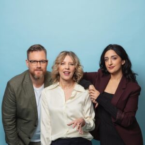 Parisa Amiri Instagram - Talkshow i P1 hälsar välkommen! Under vårens torsdagar 15.04 - med start IDAG! - programleder jag en spännande, intressant, kanske t.o.m. underhållande timme med gäster utifrån nyheterna och kulturens värld i @sverigesradiop1! 
Dessutom får jag agera sidovagn minst en gång i veckan när den eviga favoriten @katherine_zimmerman_p1 programleder - TUNE IN! Äntligen får man dyka upp även i radio igen.