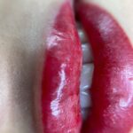 Parisa Roshani Instagram - لايك و كامنت شما منو فعال تر ميكنه براي ساخت ويديوهاي #آموزشي بيشتر براي شما 🍓 #رژلب دائم ميتونه خيلي جذاب باشه 🥰كيا دوست دارند برنده من بشن و 💝هديه بگيرند فعاليت كن و هديه بگير به ارزش ٨ ميليون اون هديه انجام كار لب توسط خودم ميباشد نظرتو درباره رژ لب بنويس يكي از دوستاي واقعيتو تگ كن و بعدش بيا افيس من و هديتو بگير 👇🏻👇🏻👇🏻👇🏻👇🏻👇🏻👇🏻👇🏻👇🏻👇🏻👇🏻👇🏻 شماره سفارش محصول :09120030892