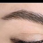 Parisa Roshani Instagram – سوزن هاي اسلوپ؟ 
اين روزها انتخاب سوزن اسلوپ و سوزن يو 
كاملا سليقه ايي شده و به استايل هاي اجرا شده توسط هر كدام توجه نميشه 
اسلوپ يعني شيب slop
و در واقع شكل تصوير بالا همانطور كه ميبينيد سر سوزن شيب دارد و موقع اجرا فقط و فقط زاوي ٤٥ قرار ميگيرد 
و براي همين تمام سر سوزن روي پوست ميخوابد و مناسب افرادي است كه فشار دست تنظيم شده يا حتي كم دارند و هيلد بسيار زيبايي به شما ميدهد 
حالا چرا سوزن هاي اسلوپ PR 
اين سوزنها بسيار تير و ظريف ميباشد 
و راحتي كار شمارو چند برابر ميكند 
من بهتون پيشنهاد ميدم حتما از اين استايل سوزن در كارتون استفاده كنيد 

روش كار : تمام خطوط يكبار انداخته ميشود / بي حسي همراه با رنگ مخلوط ميشود و ١٠ دقيقه روي ابرو ميماند و براي شارژ دوم روي همان خطهارو از بالاي ابرو به پايين و حتي برعكس به صورت مكث اجرا كنيد 
—————-
شماره فروش ٠٩١٢٠٠٣٠٨٩٢ 
قيمت سوزن ها دونه ايي ٢٢ هزار تومان 
بسته هاي ٥٠ تايي ١/١٠٠/٠٠٠ تومان
❤️✌🏻#پريسا_روشنى #فاندر #آكادمي_پي_آر
