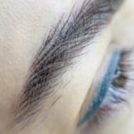 Parisa Roshani Instagram - تصاويري كه ميبينيد با دستگاه سوزن ٣ اسلوپ دستگاه كار شده . مربوط به مشتري ميباشد كه ٦ سال پيش ابروهاشونو ريموو كرده بودم و ٦ سال انتظار كشيد تا من براشون كار كنم ، منم با عشق براشون انجام دادم ❤️❤️❤️❤️❤️❤️