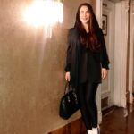 Parisa Roshani Instagram – كي خواهرشو اذيت ميكنه؟ 😂 خدائيش اذيت خواهر اونم كوچيكتر خيلي تفريح خوبيه😂😂😂 ولي اينو بدونيد من عاشق دوتا خواهرام هستم و خدارو شكر ميكنم كه دارمشون ❤️ و قدر خواهر و برادرهاتونو بدونيد ❤️#خواهر #برادر #family @reyhaneh_pr_roshani