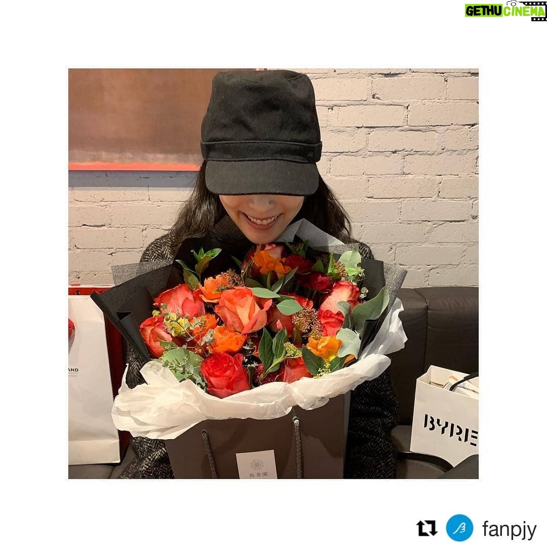 Park Ji-yoon - 2K Likes - 생각지 못한 선물들 너무 고마워요.
2019년 더 좋은 소식으로 만나요.
#Repost @fanpjy ・・・
2019.01.05.
오늘, with flower 🌹
_
#박지윤