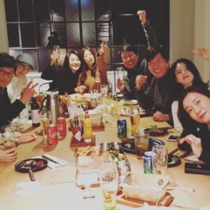 Park Se-young Instagram - #돈꽃 오늘은
촬영장 아닌  #Bunpattybun 에서:)