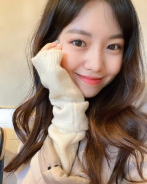 Park Seo-yeon Instagram - 🌸