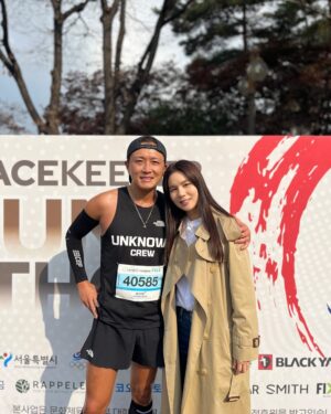 Park Si-eun Instagram - 허니의 올해 마지막 마라톤대회~🏃🏽
수고했어~멋있다~👍😍👍
#손기정평화마라톤 2023
#풀코스
드디어 끝났다🤗
바로 또 시작하겠지만~😆ㅎ