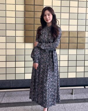 Park Si-eun Instagram - 너무 운동사진만 올린듯하여~😆😅
일하땐 요렇게~🥰
협찬사진에 진심인편😁ㅎㅎㅎ
@katiacho_official 

#많이웃고
#행복하게
#주말잘보내세요 🤗💕
