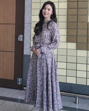 Park Si-eun Instagram - 너무 운동사진만 올린듯하여~😆😅
일하땐 요렇게~🥰
협찬사진에 진심인편😁ㅎㅎㅎ
@katiacho_official 

#많이웃고
#행복하게
#주말잘보내세요 🤗💕