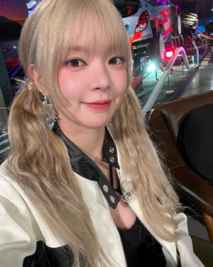 Park Cho-a Instagram - 카투더퓨처🛻