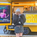 Park Cho-a Instagram - 놀던언니 촬영날 팬분들이 커피차를 두대나 보내주셔서 올해첫 붕어빵도 먹고 비가와도 힘내서 촬영할수있었어요🔥 너무너무 감사합니다 최고오오오오오오👍🏻