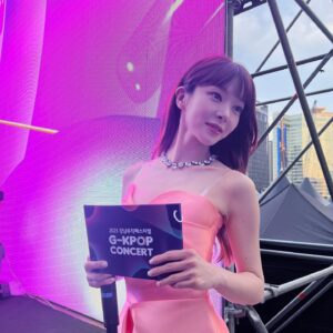 Park Cho-a Instagram - 2023 G-KPOP콘서트의 진행을 맡게되어
너무 영광이였습니다🏅관계자 여러분 모두 고생하셨고 저를보러와주신 팬분들께도 진심으로 감사드려요🙇🏻‍♀️👋🏻

#G-KPOPCONCERT
#헤메스열일
#마지막날❣️