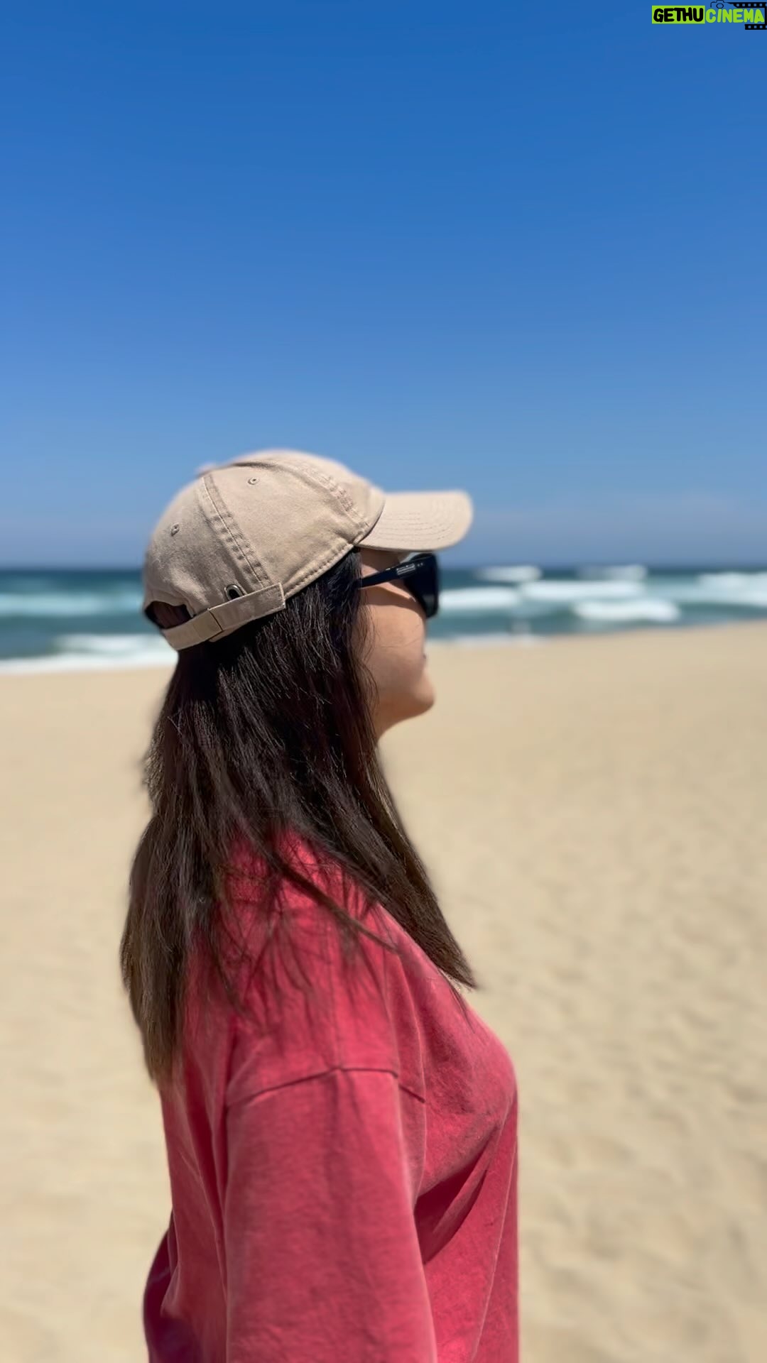 Park Eun-hye Instagram - #속초 #양양 어딘가.. 머리 덜 말라서 서핑하고 나온 사람 같지만 서핑못하는 사람 .. ㅎㅎ #오늘아님