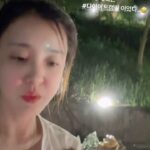 Park Eun-hye Instagram - 이번 멤버 모두 다이어트 중 이기 때문에 .. #다이어트캠핑 으로 컨셉을 정하고 간건데…. 그런데….. ㅠㅠ 한달 다이어트 한 게 도루묵 될까봐 걱정하면서… 먹고 먹고 … 또 먹고 .. 심지어 그 동안 애들만 주고 안 먹던 #마시멜로우 까지 먹음 … 근데 .. 맛있구나.. 암튼 .. 그래서!! 가은이가 공구 하는 다이어트 디톡스 음료를 구입하였다는 ……. 이번이 세번째 하하하 🤣 다시 빼면 됨!! @jung_ka_eun