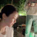 Park Eun-hye Instagram - 가은이한테 “저리가!” 라고 한것 같은데 표정은 아주 상냥해 보임 ㅋㅋ 동영상에 목소리가 녹음이 안 되서 천만다행임 ㅋㅋㅋ 라면 잘 안 먹어서 켐핑장에도 거의 안가져 가는데 가은이가 가지고 온 라면.. 네명이 두개만 끓여서 한입씩 막었는데 그래서 그런가 어젠 참 맛있더라~~ #담엔많이끓여줄께 ㅎㅎ #라면 #한국라면최고 #정가은 #박지현쌤 #정해진 함께한 캠핑