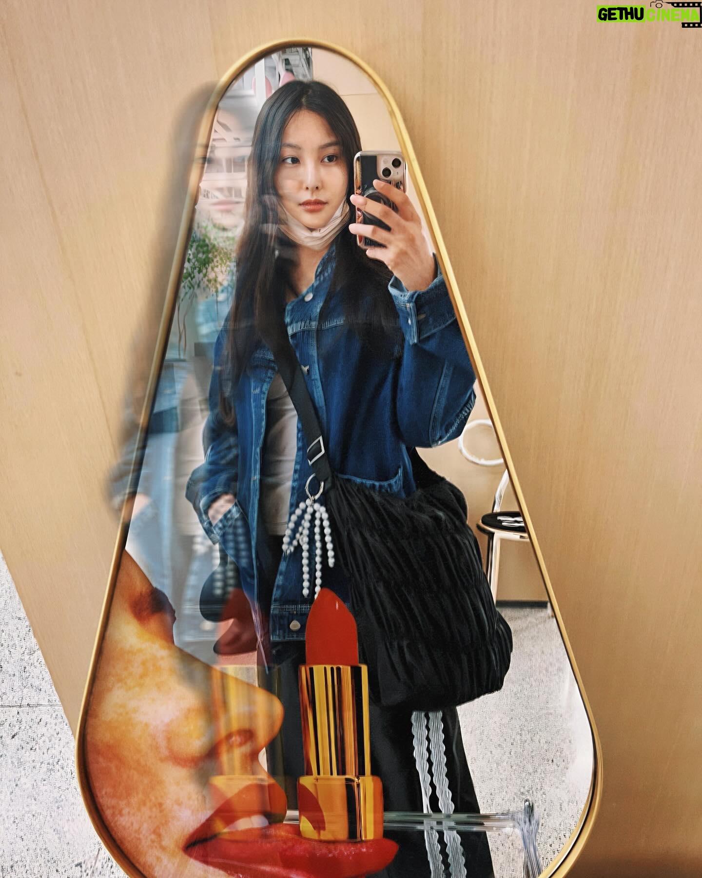 Park Gyu-ri Instagram - 날이 풀리면 바깥에 풀어놔주세요 저는 확신의 EEEEE 입니다