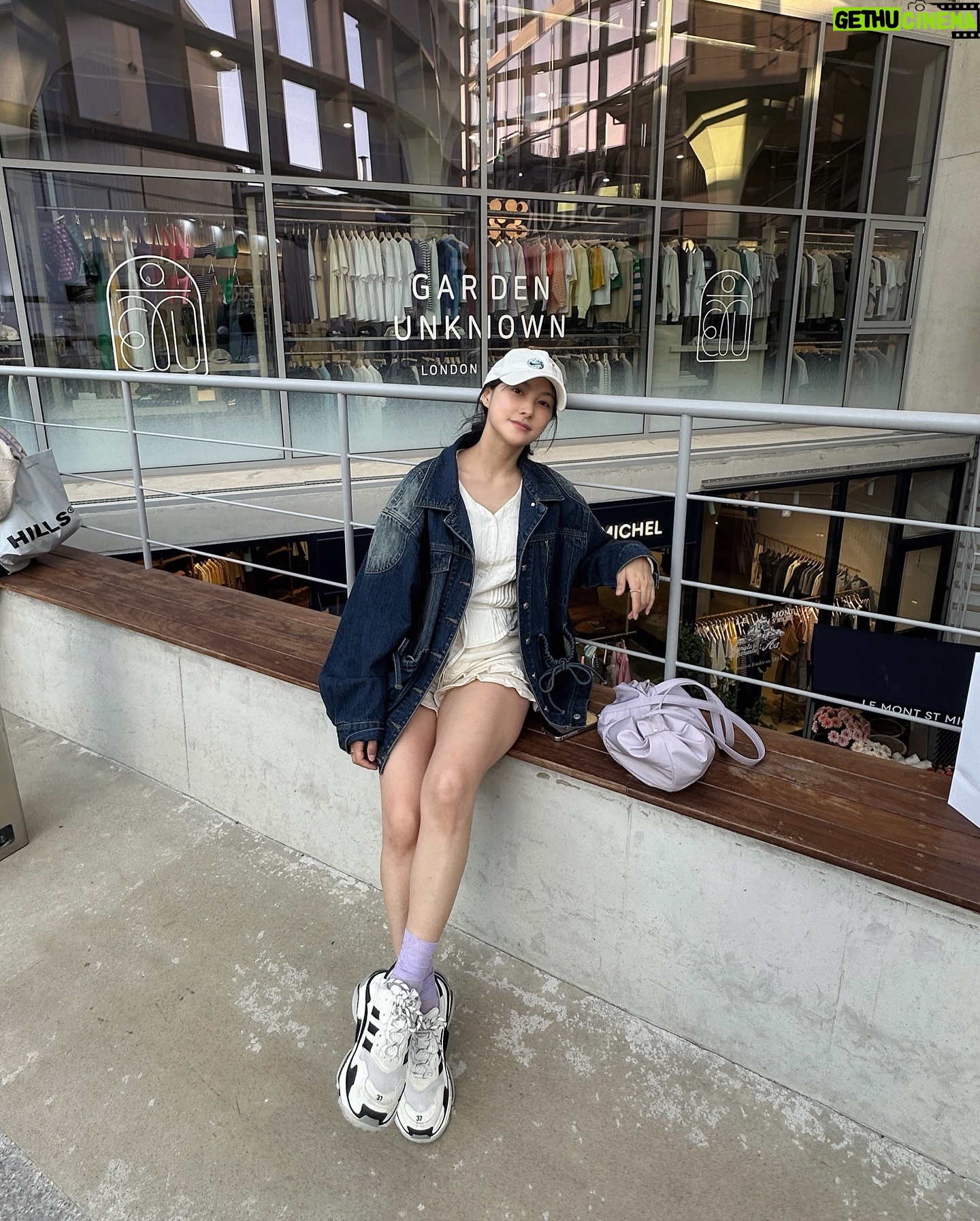 Park Gyu-ri Instagram - 본격 뉴진스 신곡 들으려고 올리는 피드 (24.5.24)