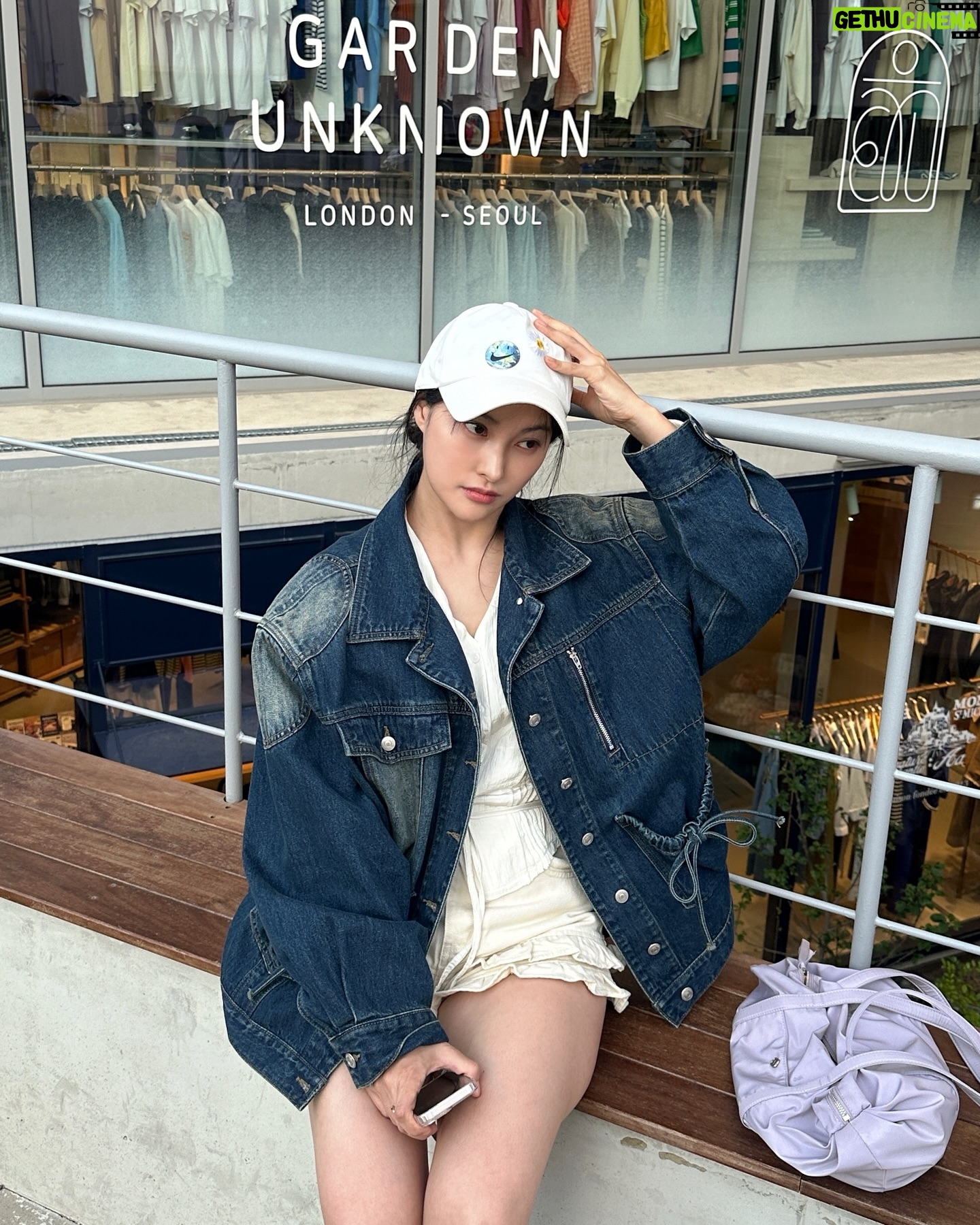 Park Gyu-ri Instagram - 본격 뉴진스 신곡 들으려고 올리는 피드 (24.5.24)
