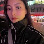 Park Gyu-ri Instagram – 더웠다 추웠다 종잡을 수 없는 날씨
정신을 몬차리겐네💦
