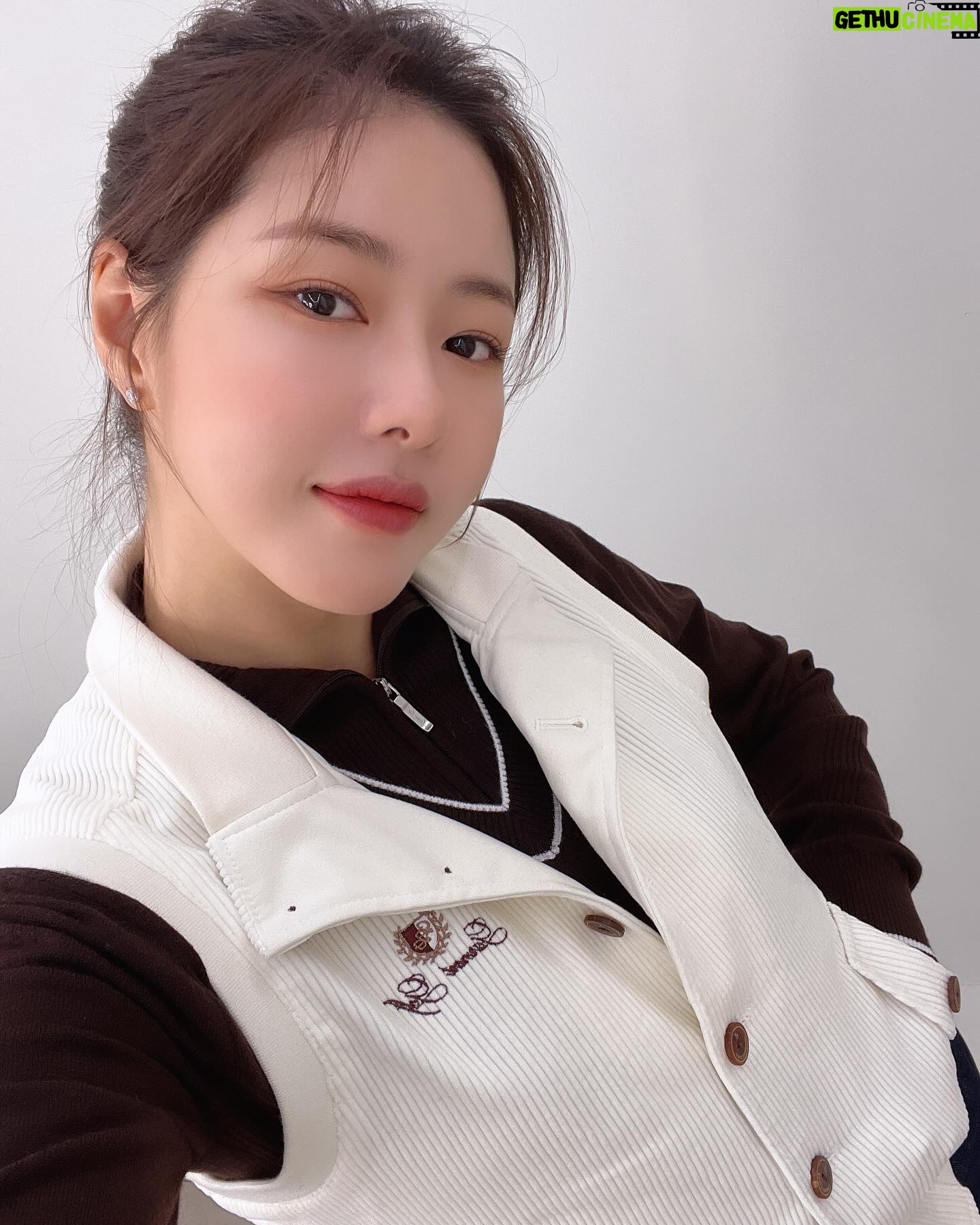 Park Ha-na Instagram - #성수기골프#유튜브 너무 예쁜~#최애#가먼트골프 함께 했어요~🧡 감사합니다~^^#포튼가먼트