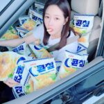 Park Ha-na Instagram - 이것은 진심입니다! 카니발을 가득 채우고 싶었지만.. 무리무리..ㅠ #꽂혔다#초당옥수수콘칲#콘칲사랑#자칭홍보대사#콘칲버스