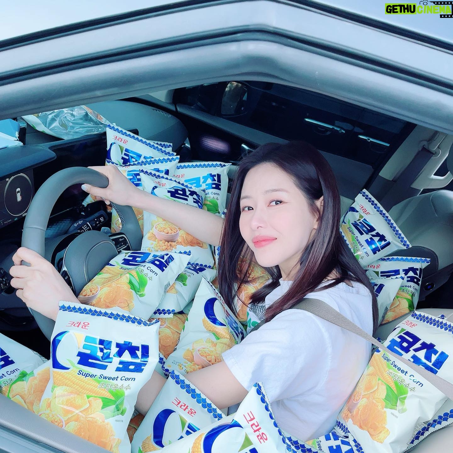 Park Ha-na - 10.8K Likes - 이것은 진심입니다!
카니발을 가득 채우고 싶었지만..
무리무리..ㅠ
#꽂혔다#초당옥수수콘칲#콘칲사랑#자칭홍보대사#콘칲버스