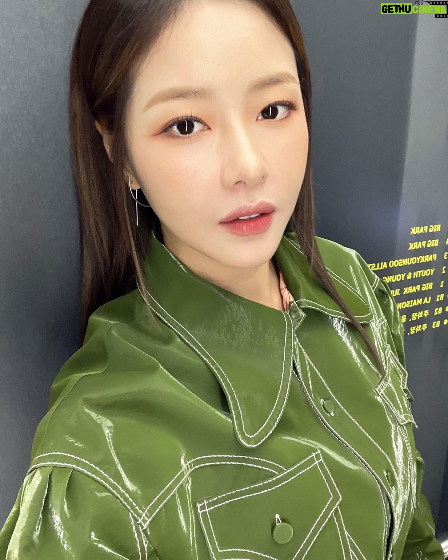 Park Ha-na - 5.5K Likes - 💚