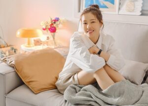 Park Ha-na Instagram - 내가 원하던 아지트 완성~🧡

#에싸
@essasofa
#감사합니다