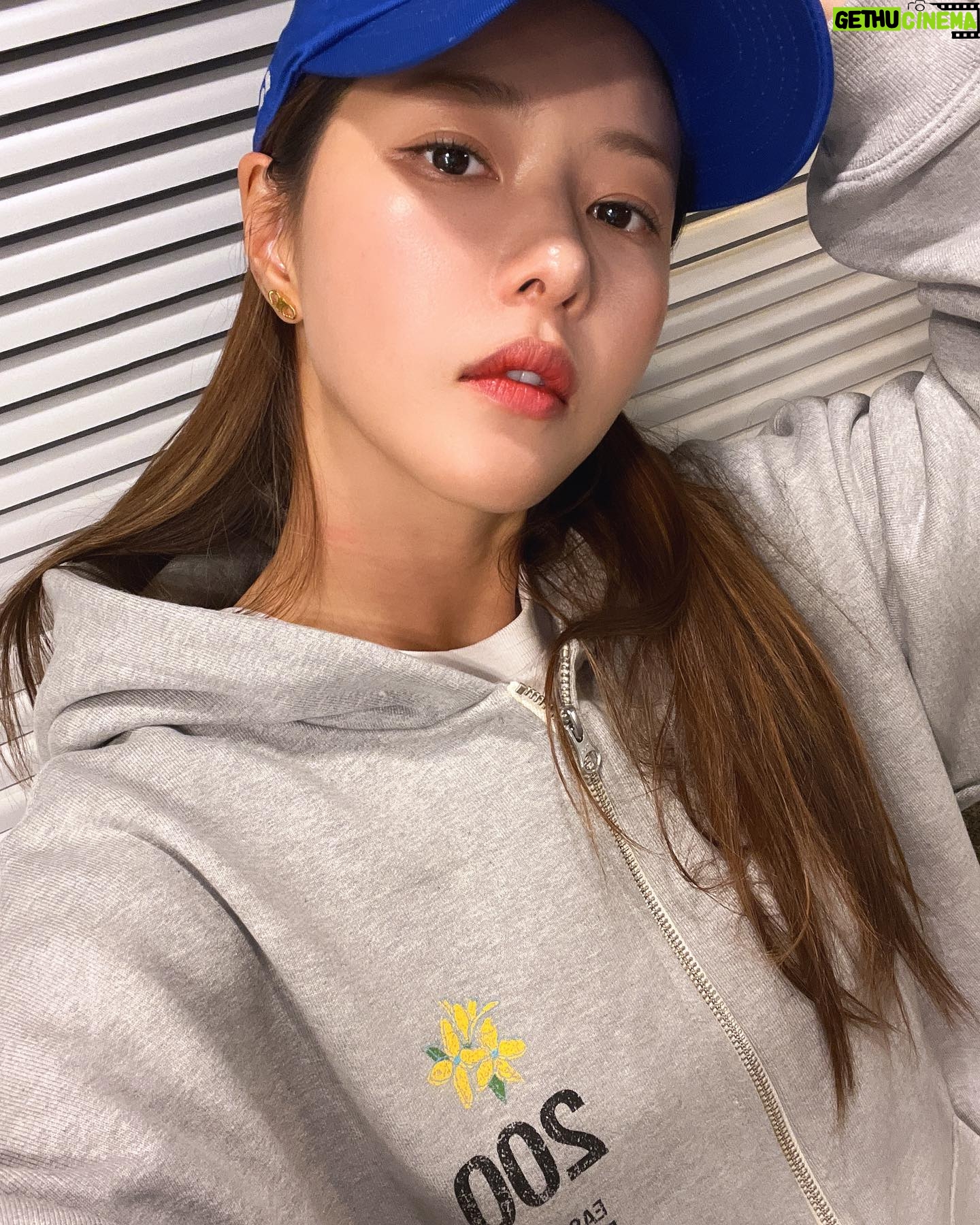 Park Ha-na Instagram - πλ
Έλλ
Έλνλ€~