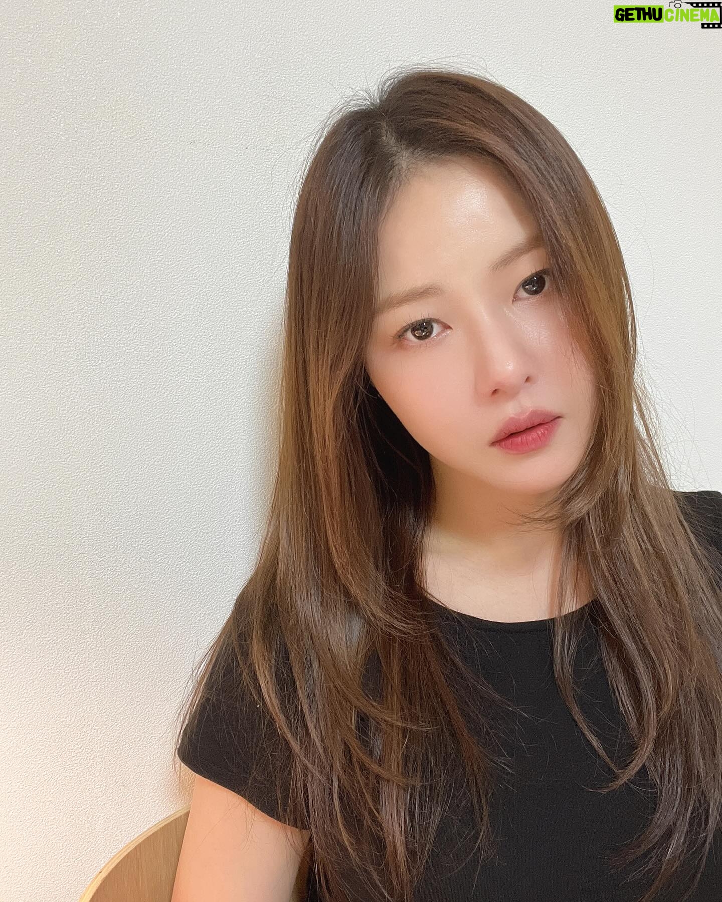 Park Ha-na - 6.6K Likes - 그냥~🤍