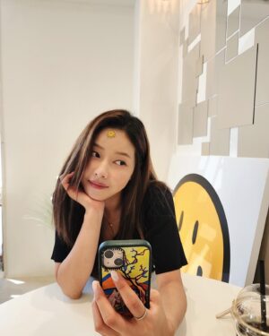 Park Ha-na Instagram - 🩵