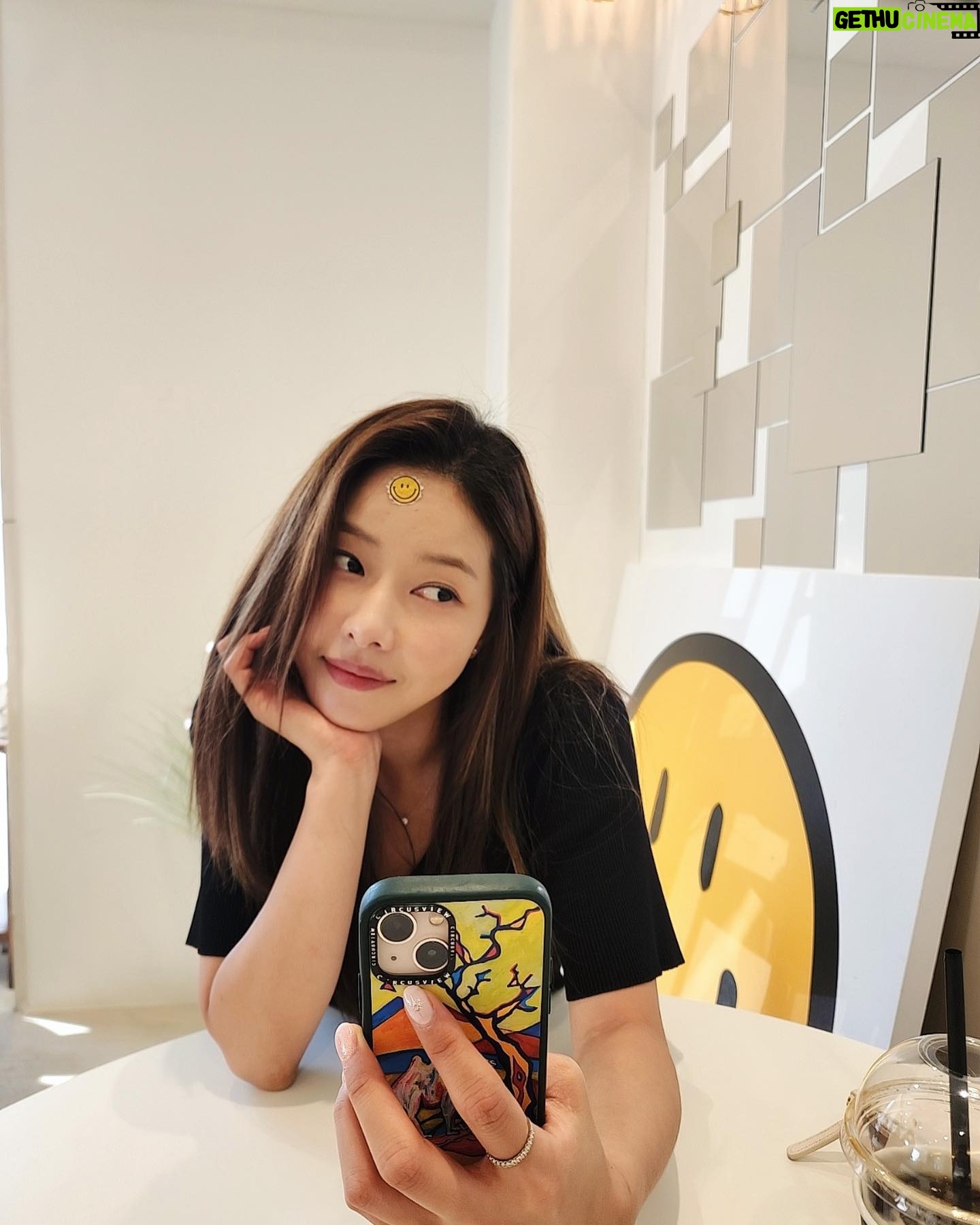 Park Ha-na - 6.2K Likes - 🩵