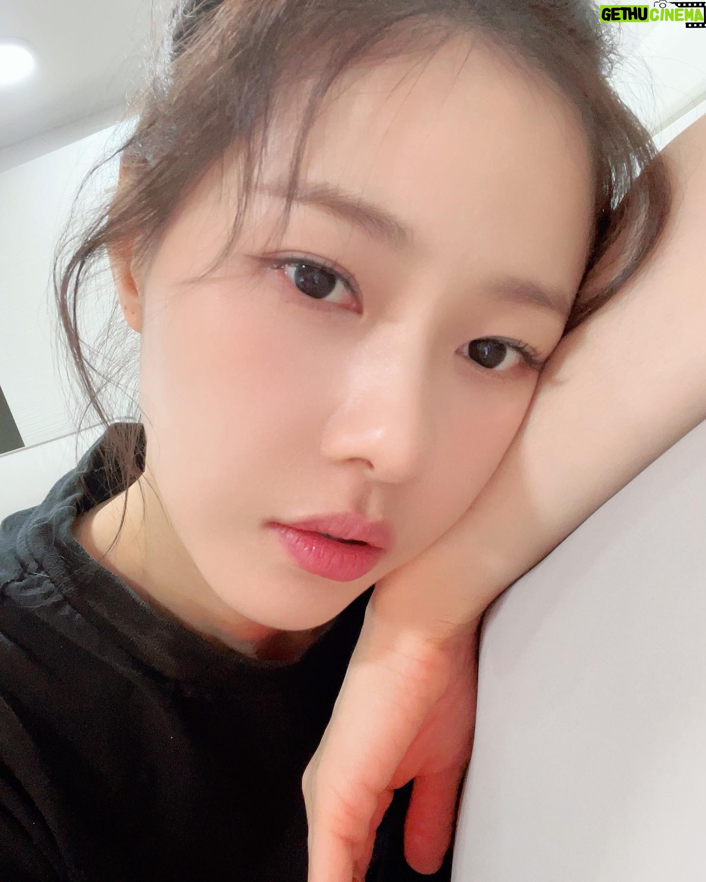 Park Ha-na - 8.4K Likes - #태풍의신부 시청 대기중~😘⭐️🥰