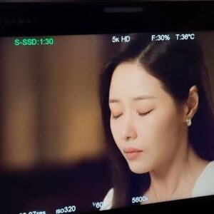 Park Ha-na Instagram - 오오~한번 더요~
한씬 한씬 소중히~

#태풍의신부