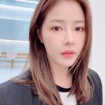Park Ha-na Instagram - 저 잘 있어요~🧡
