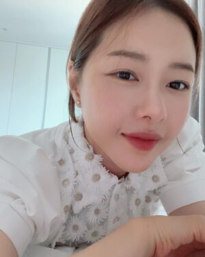 Park Ha-na Instagram - ☁️