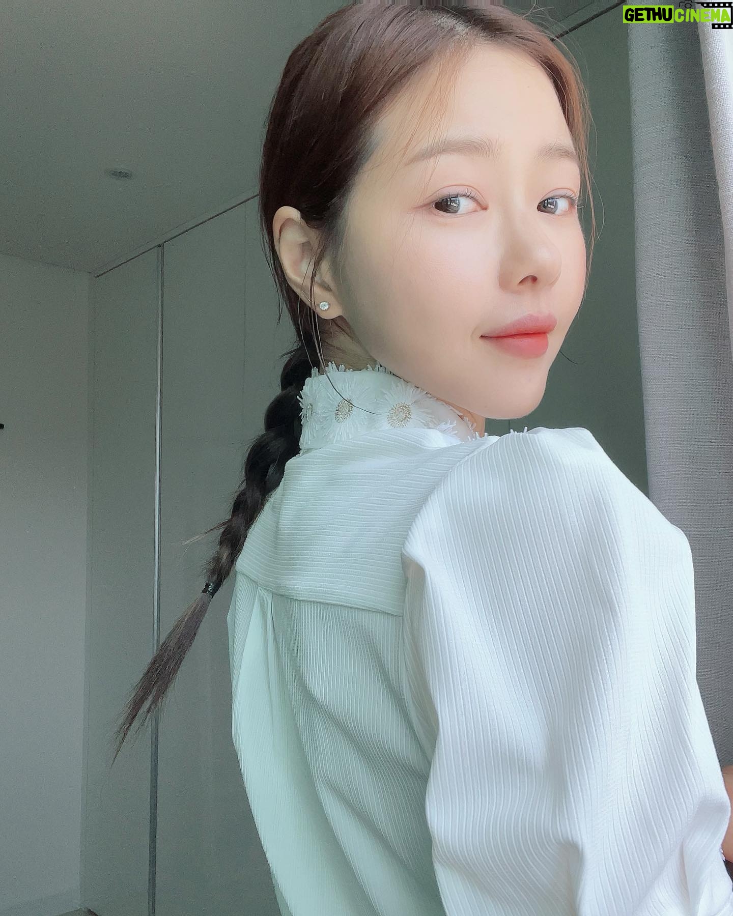 Park Ha-na - 7.4K Likes - ☁️