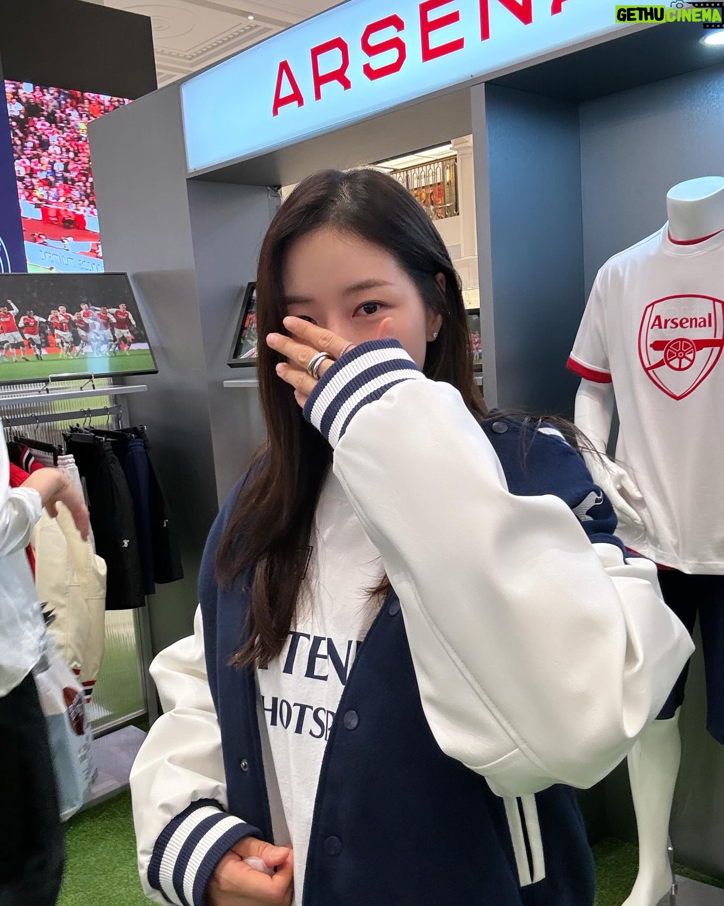 Park Ha-na Instagram - 🫶🏻츄꾸츄꾸!! ⚽️ 🧡 #arsenal#mancity #tottenham#parissaintgermain