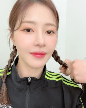 Park Ha-na Instagram - 골때리는 그녀들 ~ 
구척장신VS액셔니스타의 경기~
제3회 슈퍼리그 결승전이 걸린 첫4강전!! 
5월 31일 수요일 밤 9시
SBS 골때리는그녀들 많은 시청 부탁드려요🧡🧡🧡🧡🧡🧡🧡🧡
#골때리는그녀들#구척장신#액셔니스타
#4강전