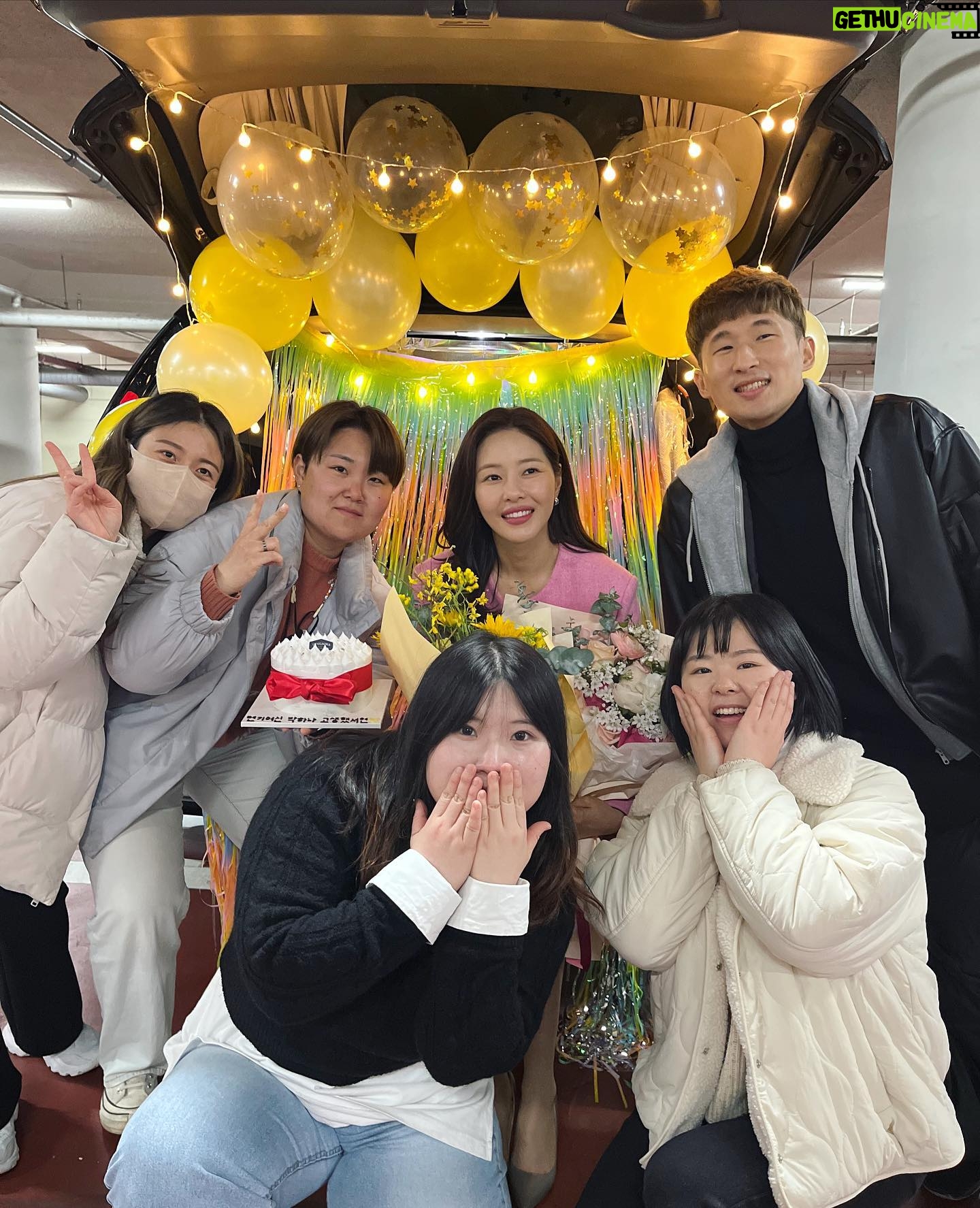 Park Ha-na - 10.6K Likes - 💜💚🧡 고맙고 사랑합니다~