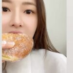 Park Ha-na Instagram - 시사회 가기전 예쁘게~#헤메중 #먹방#노티드#딸기쨈🍓한가득~ 맛있자나요~💛#디저트 필요한 시간~