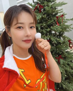 Park Ha-na Instagram - #미리크리스마스#골때리는그녀들⚽️
#오렌지군단
오렌지 컬러 킬러🧡🧡🧡🧡🧡🧡🧡🧡🧡