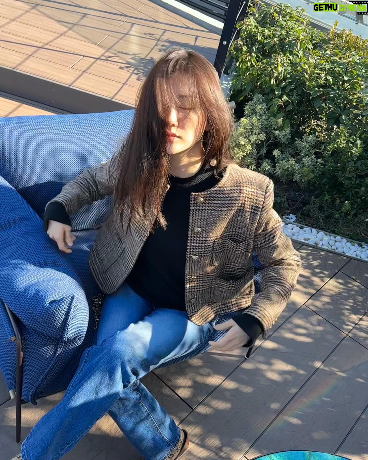 Park Ha-seon - 25.8K Likes - 경칩🐸인데 나만 추워요?!!!!!!!!!!!!